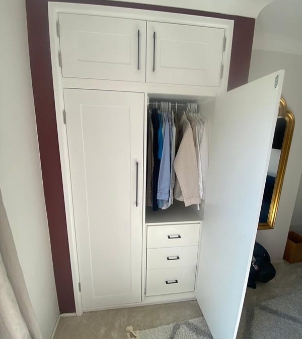 Bespoke Wardrobe In Thame
