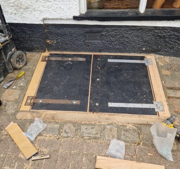Recreating Old Oak Cellar Doors At A Pub – Berkshire