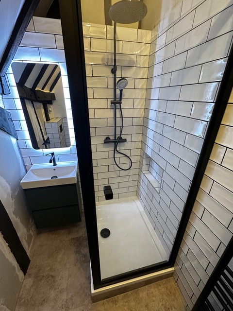 Contemporary Shower Room Renovation – Thame