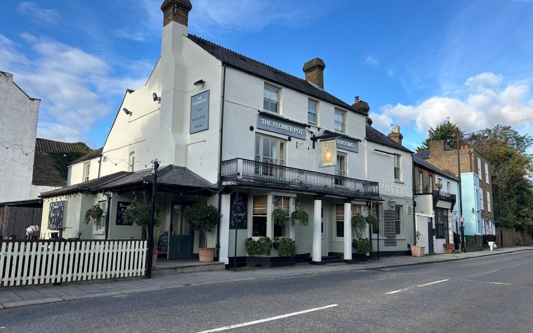 Pub Exterior Painting – London
